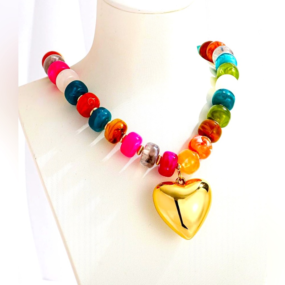 Beautiful huge Anthropologie colorful Bead Gold heart  necklace